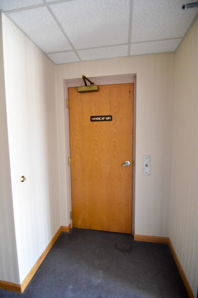 More Photos Of 39319 Plymouth Rd, Livonia Office For Sale