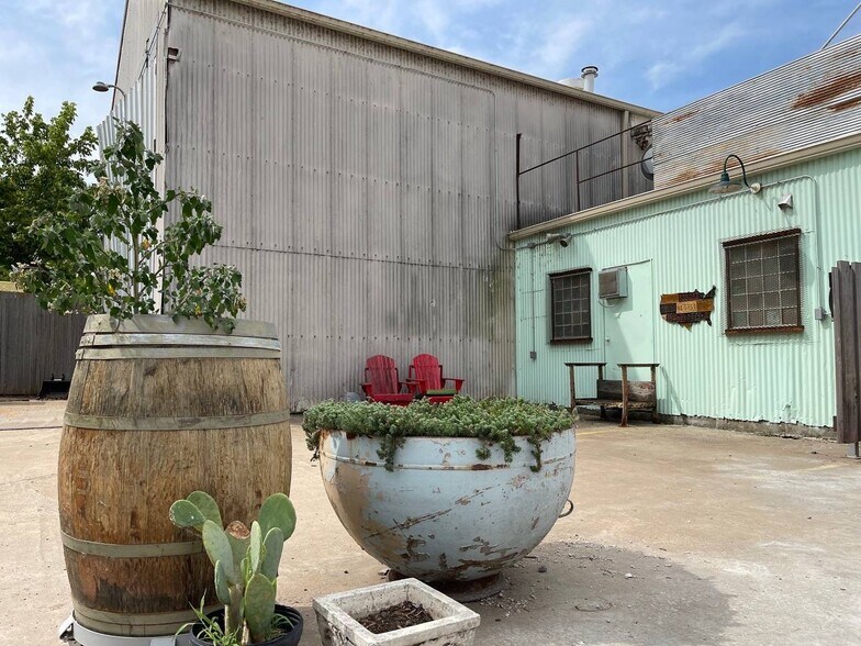 More Photos Of 3306 Charles Page Blvd, Tulsa Warehouse For Lease