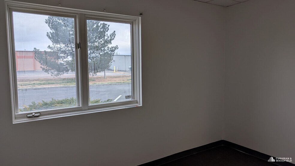 More Photos Of 14125-14133 Mead St, Longmont Flex For Lease