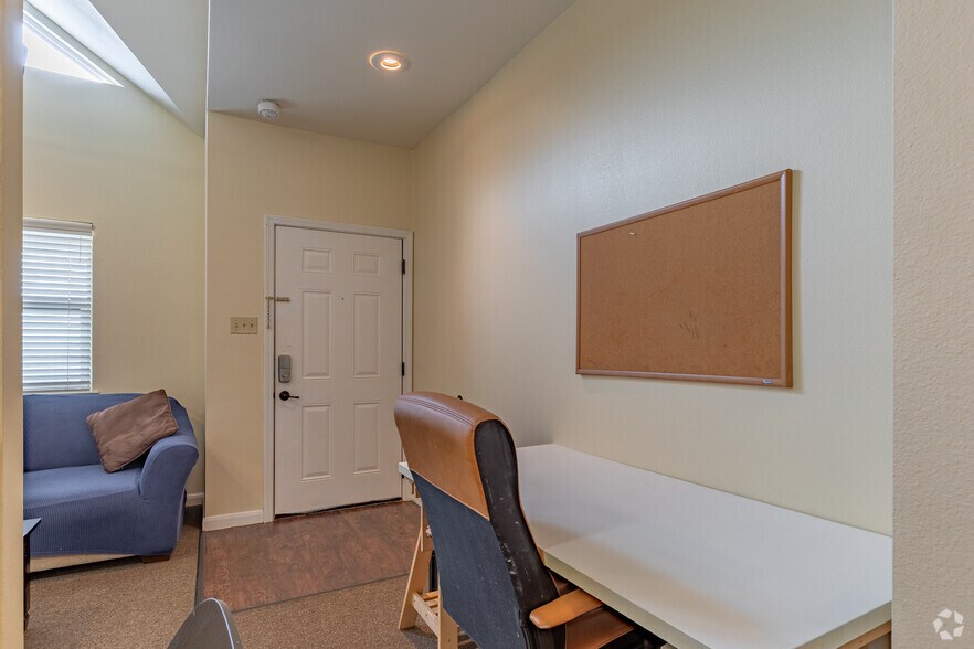 More Photos Of 4392 S Highway 181, Kenedy Apartments For Sale