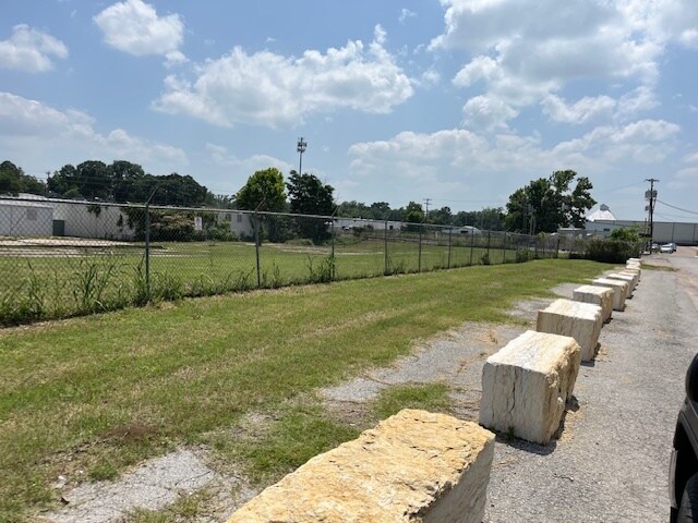 More Photos Of 400 S Austin St, Brenham Land For Sale