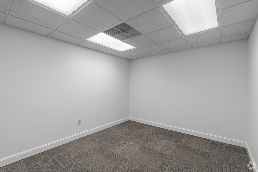 More Photos Of 17 E Market St, York Coworking Space