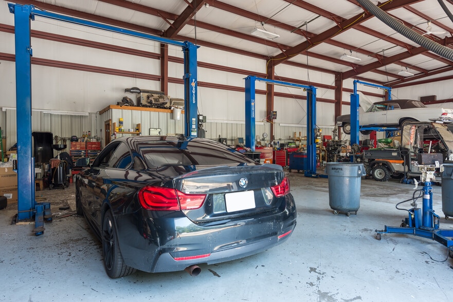 More Photos Of 7 Colonel Dr, Bourne Auto Repair For Sale