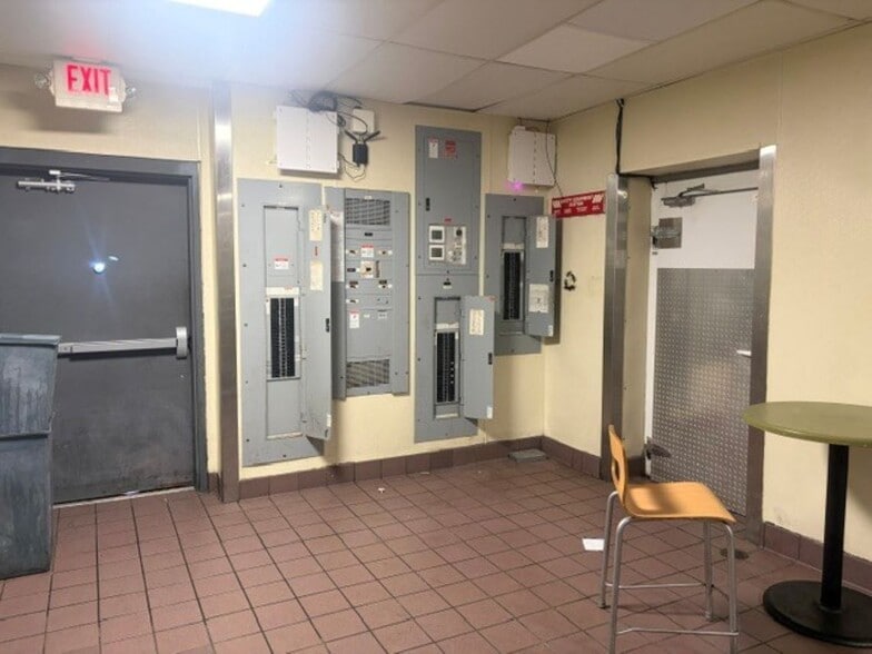 More Photos Of 147 Nc Highway 801 N, Advance Fast Food For Sale