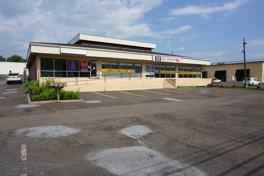 More Photos Of 1701-1707 Bethlehem Pike, Hatfield Freestanding For Lease