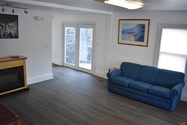 More Photos Of 1508 Mount Rushmore Rd, Rapid City Office For Sale