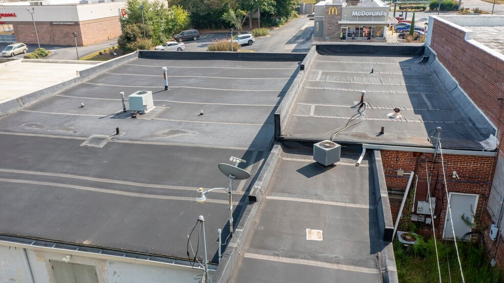 More Photos Of 316 W Main St, Manchester Storefront Retail Office For Sale