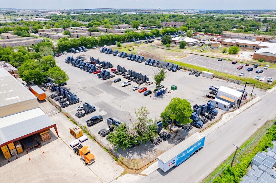 More Photos Of 302 Springfield Rd, San Antonio Land For Lease