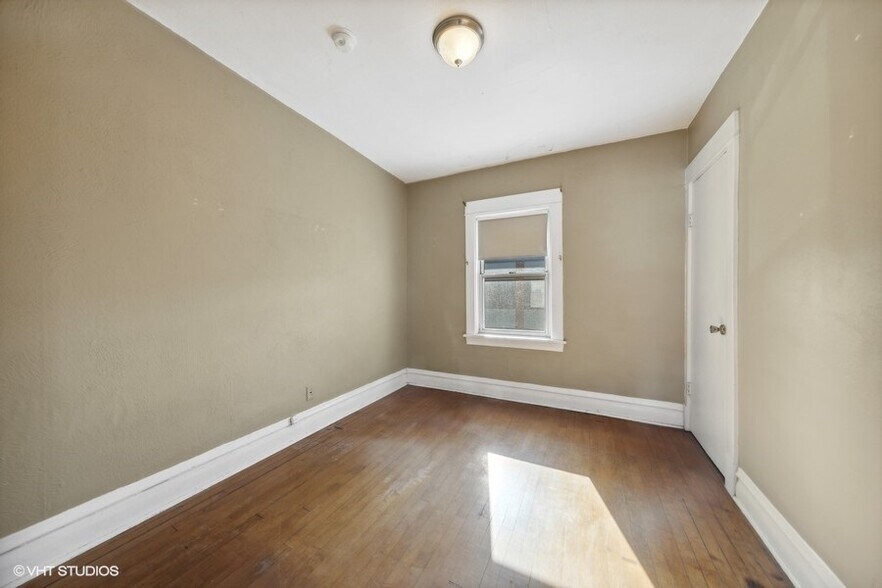 More Photos Of 110-112 Willow Ave, Wheaton Storefront Retail Residential For Sale