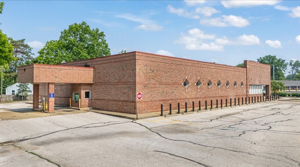 More Photos Of 2840 Youngstown Rd SE, Warren Drugstore For Sale