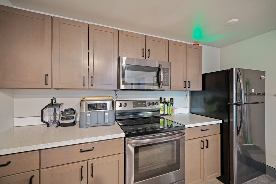 More Photos Of 7795 Thorpe Rd, Bozeman Industrial For Sale