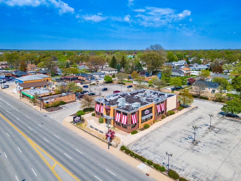 More Photos Of 5420 W 95th St, Oak Lawn Restaurant For Lease