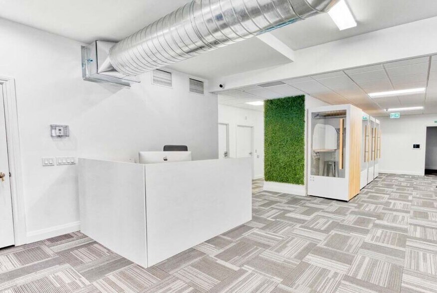 More Photos Of 304-314 Bagot St, Kingston Storefront Retail Office For Lease