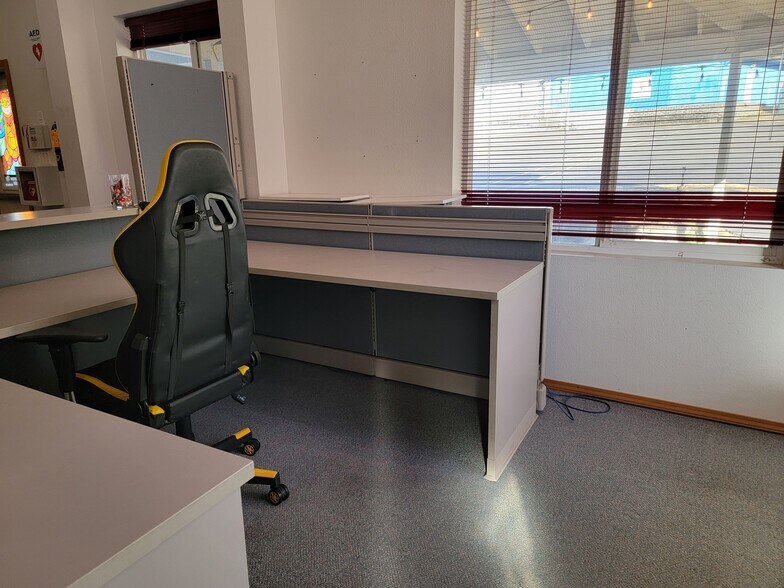 More Photos Of 16371 E State Route 3, Allyn Distribution For Lease