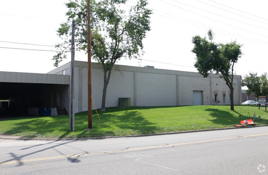 More Photos Of 7651-7697 Washington Ave S, Edina Flex For Lease