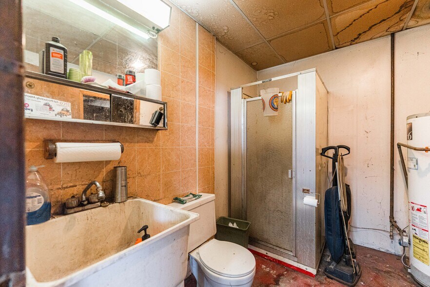 More Photos Of 560 S River St, Batavia Warehouse For Sale