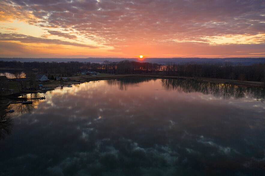 More Photos Of 1583 Spring Bay Rd, Spring Bay Hotel For Sale