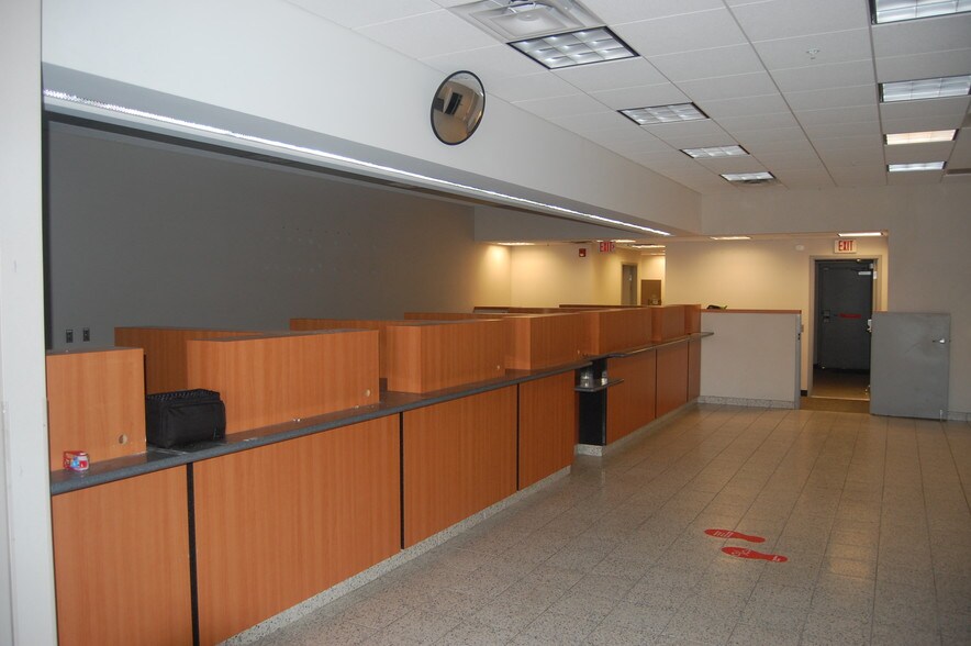 More Photos Of 12 Courtney Dr, Fairport Storefront For Lease