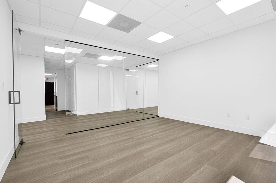 More Photos Of 1110 Brickell Ave, Miami Office For Sale