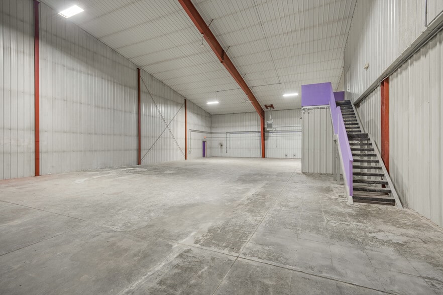 More Photos Of 8914 Green Valley Dr, Manhattan Manufacturing For Sale