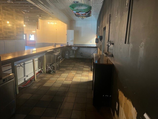 More Photos Of 109 Crossings Mall, Elkview Restaurant For Lease