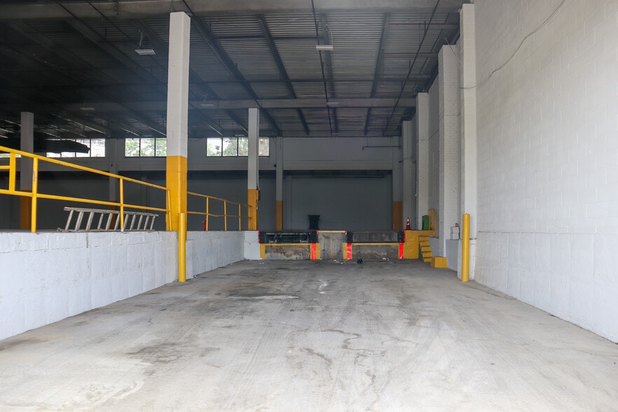 More Photos Of 61-26 Maurice Ave, Maspeth Warehouse For Lease
