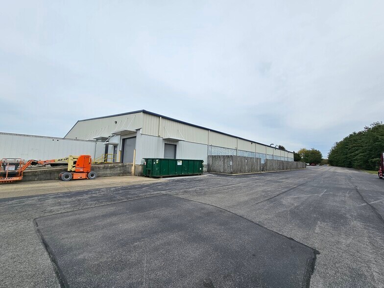 More Photos Of 147 Seaboard Ln, Franklin Warehouse For Sale