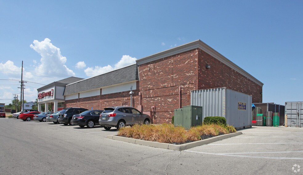 More Photos Of 28 N Brookwood Ave, Hamilton Drugstore For Sale