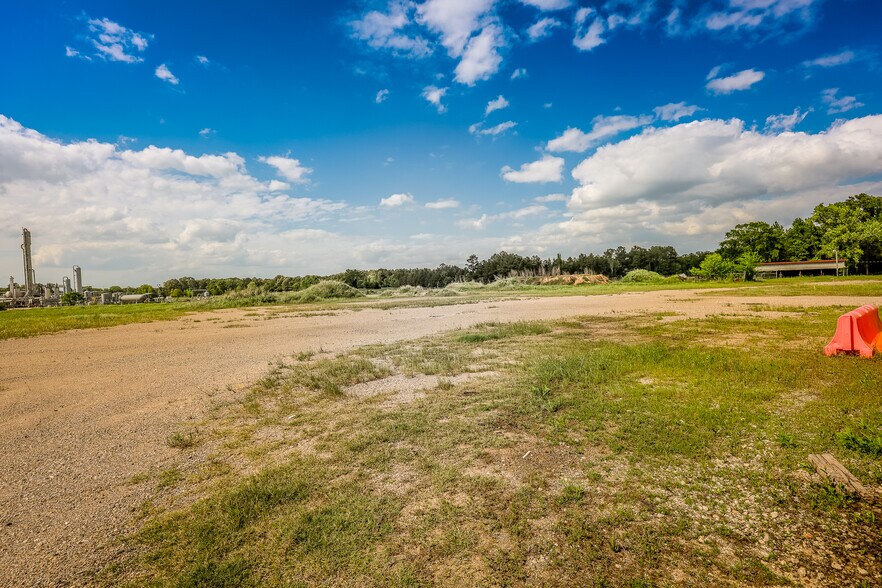 More Photos Of 2617 US Highway 79 N, Carthage Industrial For Sale