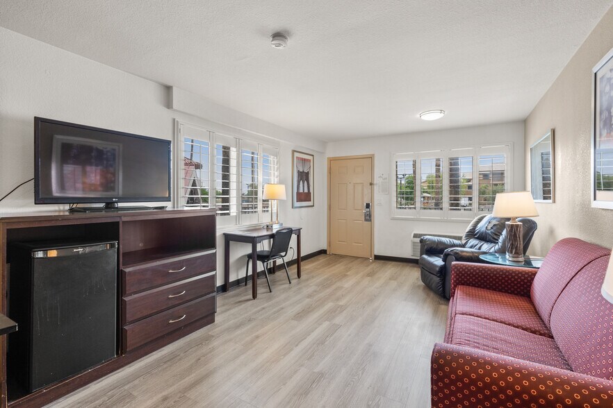 More Photos Of 1701 W Baseline Rd, Tempe Hotel For Sale