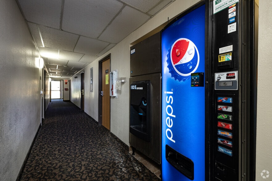 More Photos Of 1710 Jefferson St, Jefferson City Hotel For Sale