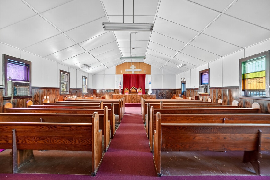 Primary Photo Of 61 New St, Montclair Specialty For Sale