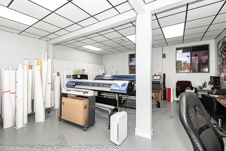 More Photos Of 3650 Coral Ridge Dr, Coral Springs Light Manufacturing For Sale