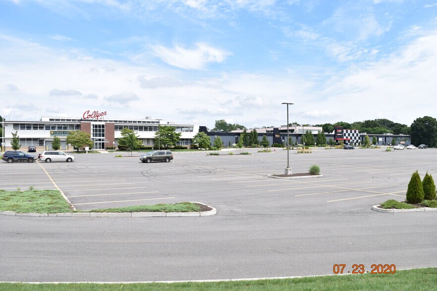 More Photos Of 100 Higginson Ave, Lincoln Distribution For Lease