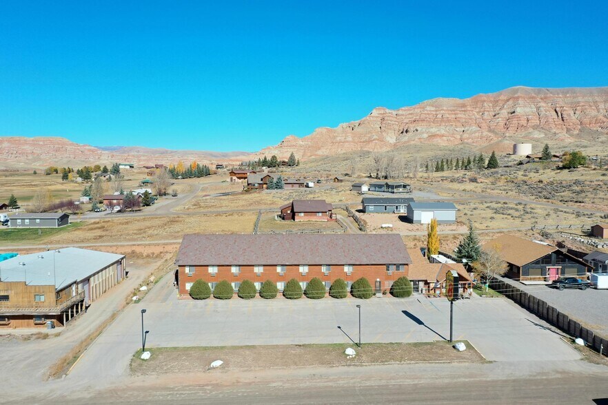 More Photos Of 1412 Warm Springs Dr, Dubois Hotel For Sale