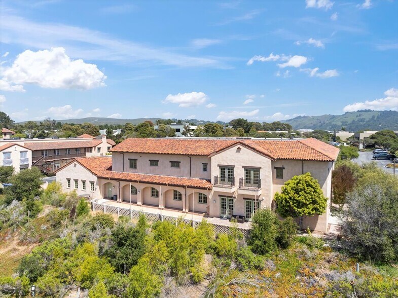 More Photos Of 10 Harris Ct, Monterey Medical For Sale