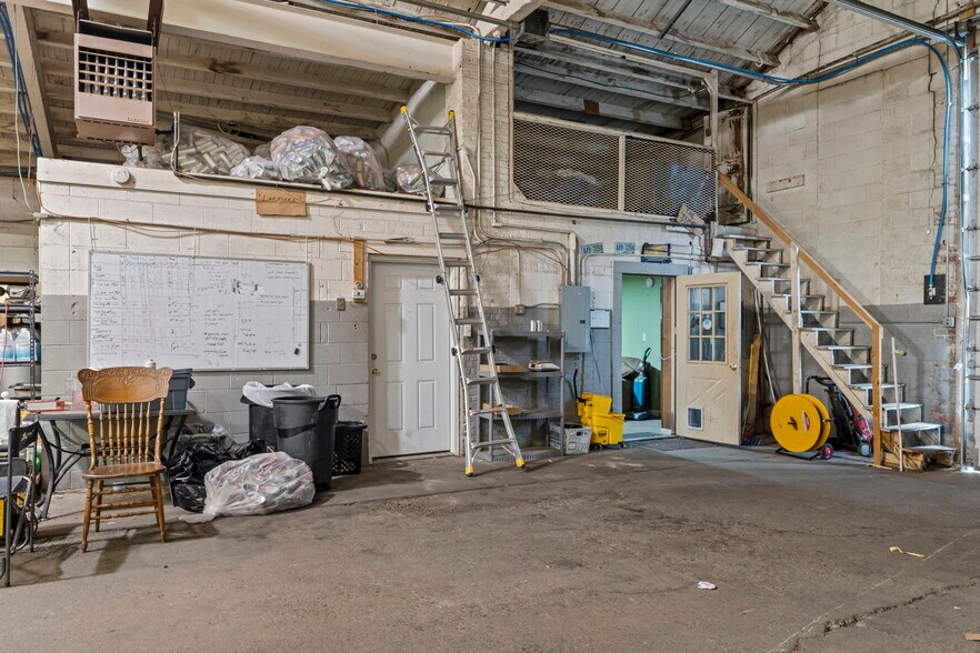 More Photos Of 1400 Remington St, Chester Warehouse For Lease