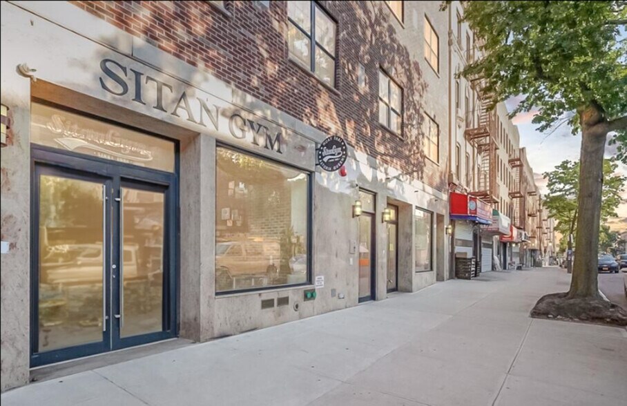 More Photos Of 2534 Steinway St, Long Island City Multifamily For Sale