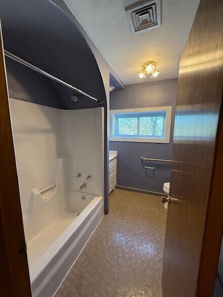 More Photos Of 419 York Rd, New Hope Freestanding For Sale