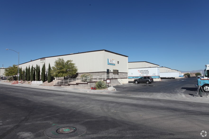 More Photos Of 3915 W Hacienda Ave, Las Vegas Warehouse For Lease