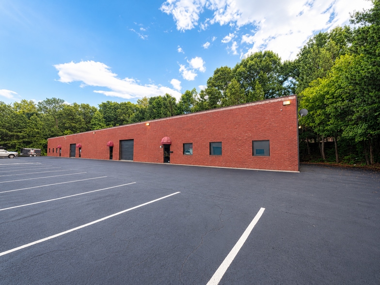 More Photos Of 2784 Sugarloaf Pky, Lawrenceville Warehouse For Lease