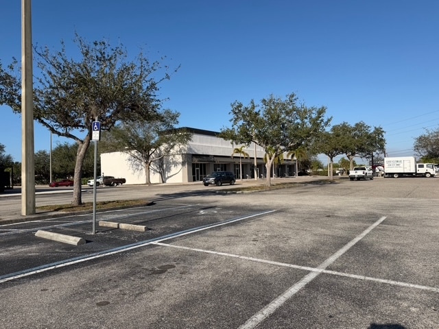 More Photos Of 10175 Tamiami Trl, Punta Gorda General Retail For Lease
