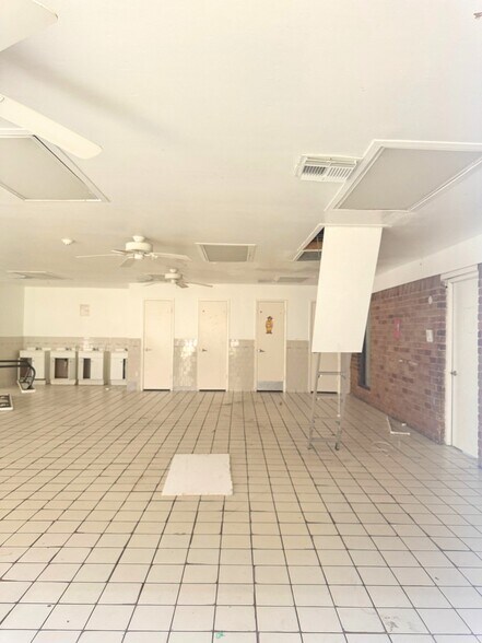 More Photos Of 807 Peakwood Dr, Houston Daycare Center For Sale