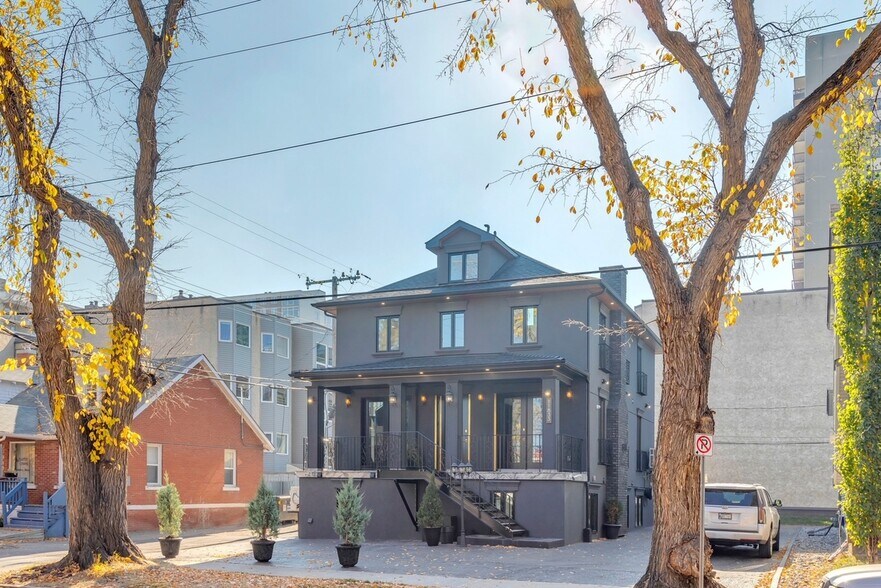 More Photos Of 11833 102 Ave NW, Edmonton Medical For Sale