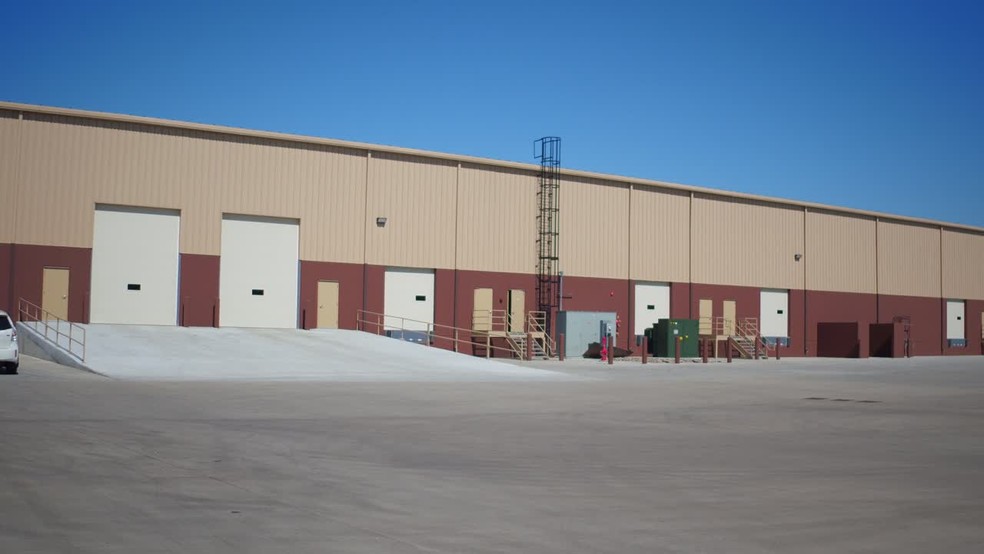 Primary Photo Of 1400 SE Gateway Dr, Grimes Warehouse For Lease