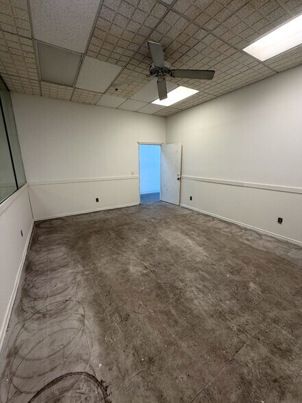 More Photos Of 1815 10th Ave N, Lake Worth Beach Warehouse For Lease