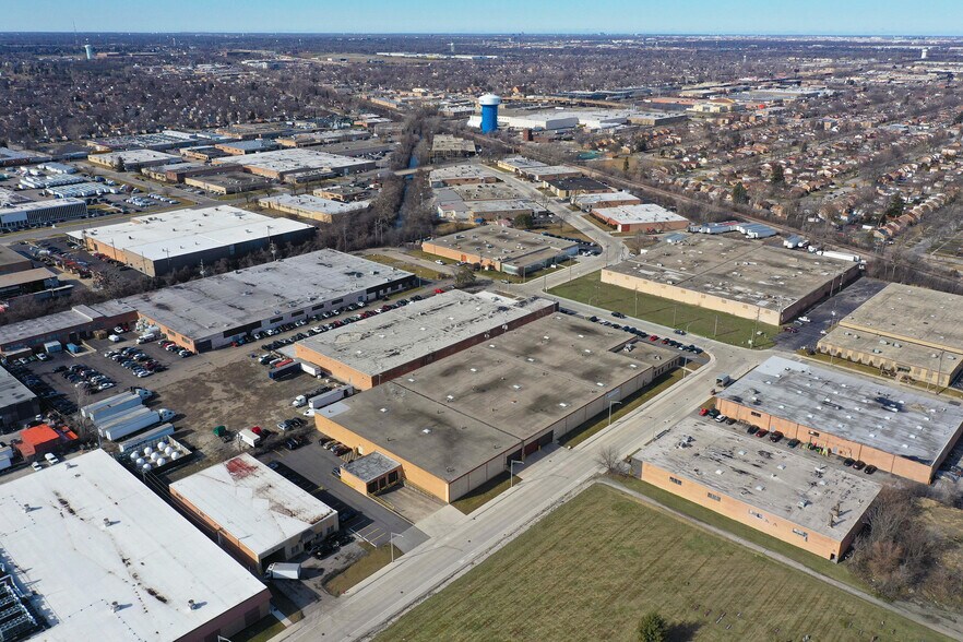 More Photos Of 2100 Parkes Dr, Broadview Warehouse For Sale
