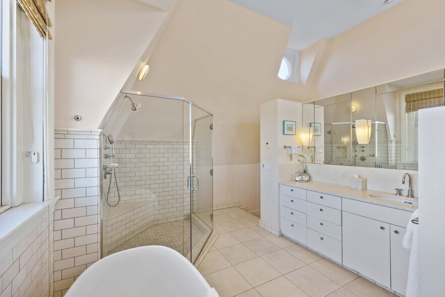 More Photos Of 2000 Massachusetts Ave NW, Washington Office For Sale