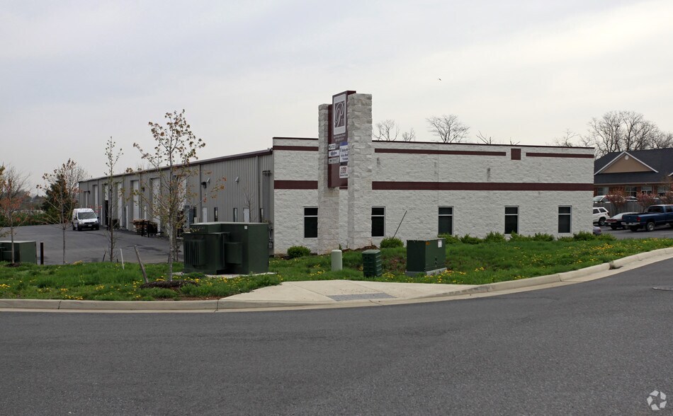 More Photos Of 180 Prosperity Dr, Winchester Flex For Sale