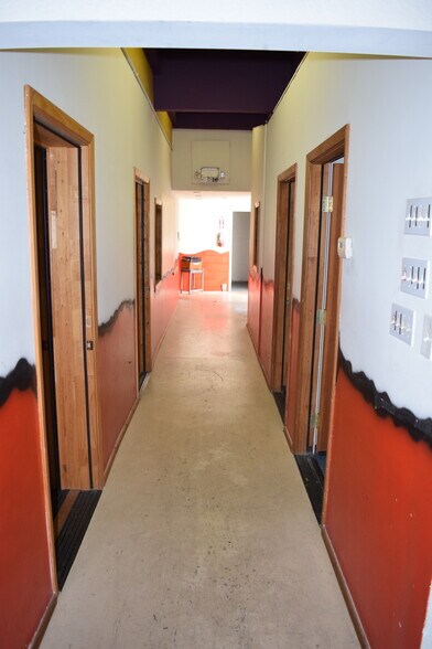 More Photos Of 640 4th St, Santa Rosa Storefront For Sale